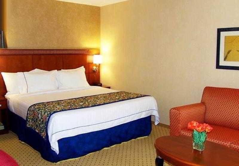 מלון Courtyard By Marriott Seattle קירקלנד חדר תמונה